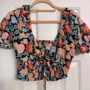 Floral Puff Sleeve Crop Top